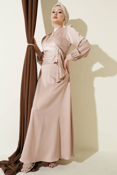 İnci Süslemeli Drapeli Saten Abiye Elbise Bej - Elbise