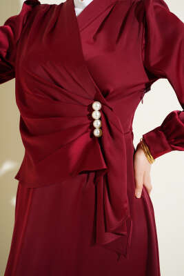 İnci Süslemeli Drapeli Saten Abiye Elbise Bordo - Elbise