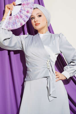 İnci Süslemeli Drapeli Saten Abiye Elbise Gri - Elbise