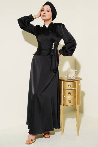 İnci Süslemeli Drapeli Saten Abiye Elbise Siyah - Elbise