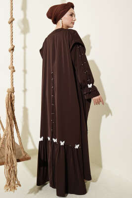 İnci Süslemeli Kelebekli Pelerinli Elbise Kahve - Elbise