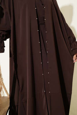 İnci Süslemeli Kelebekli Pelerinli Elbise Kahve - Elbise