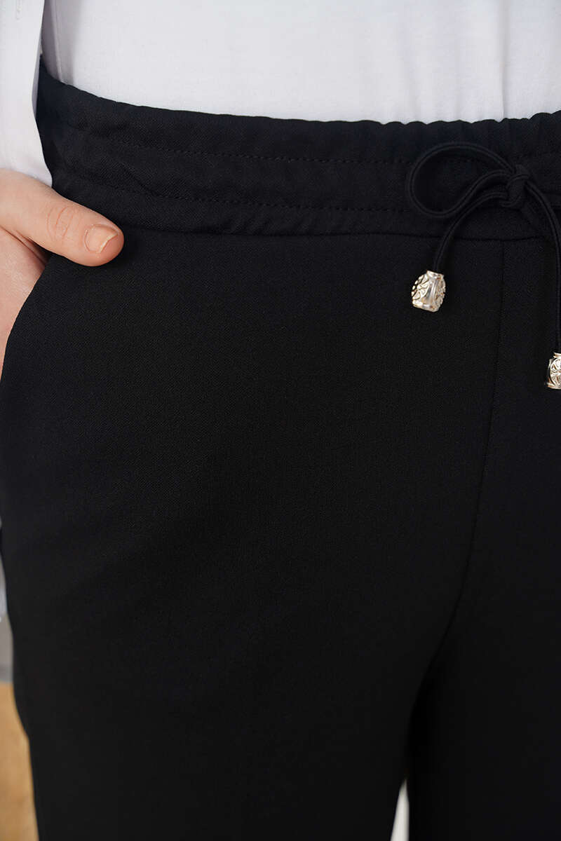 İp Detaylı Beli Lastikli Dar Paça Siyah Pantolon