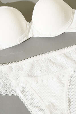 Jakarlı Dantel Detaylı Destekli Sütyen Takım Ekru - Yılın Fırsatı
