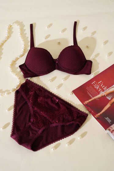 Jakarlı Dantel Detaylı Destekli Sütyen Takım Mürdüm - Destekli Sütyen Takım