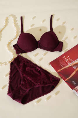 Jakarlı Dantel Detaylı Destekli Sütyen Takım Mürdüm