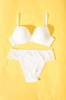 Jakarlı Dantel Detaylı Desteksiz Sütyen Takım Ekru - Yılın Fırsatı