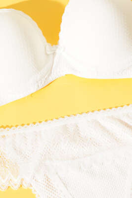 Jakarlı Dantel Detaylı Desteksiz Sütyen Takım Ekru - Yılın Fırsatı