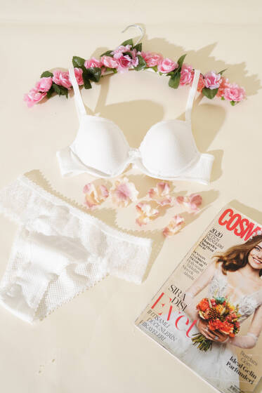 Jakarlı Dantel Detaylı Desteksiz Sütyen Takım Ekru - Yılın Fırsatı