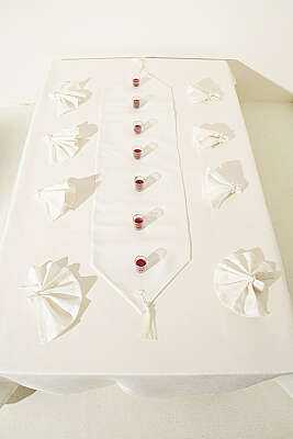 Jakarlı Sofra Takımı Ekru 