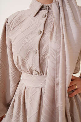 Kabartma Desen Elbise Bej - Tesettür Elbise