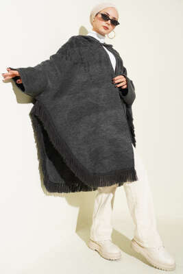 Kabartma Desen Püsküllü Kapüşonlu Panço Füme - ULUDAĞ TRİKO