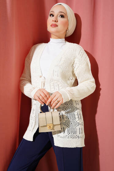 Kabartma Desenli Bağcıklı Triko Hırka Ekru - Hırka