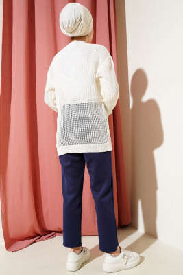 Kabartma Desenli Bağcıklı Triko Hırka Ekru - Triko Hırka