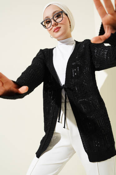 Kabartma Desenli Bağcıklı Triko Hırka Siyah - Hırka