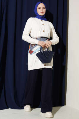 Kabartma Desenli Düğmeli Triko Hırka Ekru - Hırka