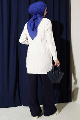 Kabartma Desenli Düğmeli Triko Hırka Ekru - Hırka