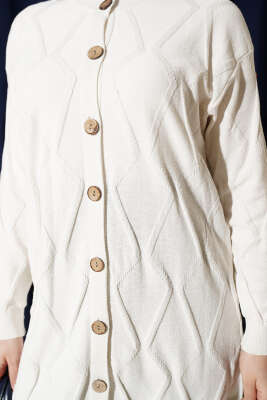 Kabartma Desenli Düğmeli Triko Hırka Ekru - Hırka