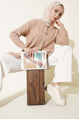 Kabartma Desenli Düğmeli Triko Hırka Latte - RAFİMİX