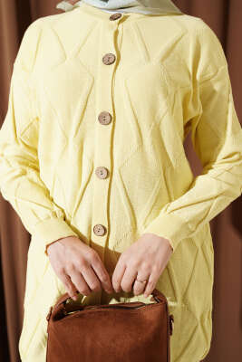 Kabartma Desenli Düğmeli Triko Hırka Sarı - Hırka