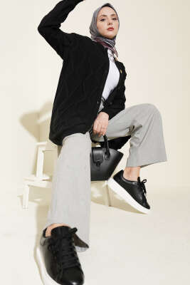 Kabartma Desenli Düğmeli Triko Hırka Siyah - Hırka