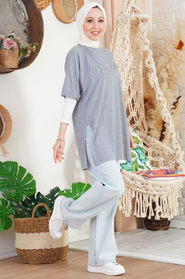 Kabartma Yazı Detaylı Gri Kısa Kol Tişört - Uzun T-shirt