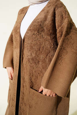 Kabartmalı Cepli Uzun Triko Hırka Latte - Hırka