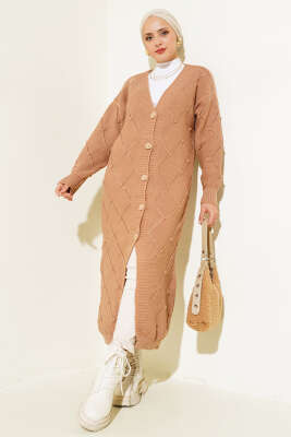 Kabartmalı Düğmeli Uzun Triko Hırka Büsküvi - Triko Hırka