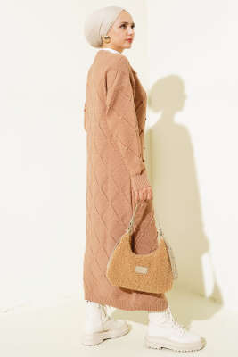 Kabartmalı Düğmeli Uzun Triko Hırka Büsküvi - Triko Hırka