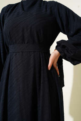 Kabartmalı Volanlı Kuşaklı Elbise Lacivert - Tesettür Elbise