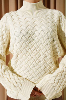 Kabartmalı Yarasa Kol Triko Kazak Ekru - Triko Kazak