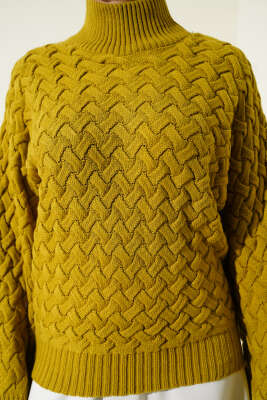 Kabartmalı Yarasa Kol Triko Kazak Yağ Yeşili - Triko Kazak