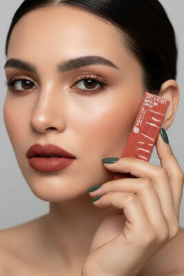 Kadifemsi Mat Bitişli Lipstick 105 - NEW WELL