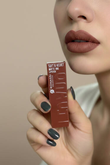 Kadifemsi Mat Bitişli Lipstick 101 - Dudak Makyajı