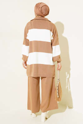 Kalın Çizgili Yarım Fermuarlı Triko Takım Büsküvi - Triko İkili Takım