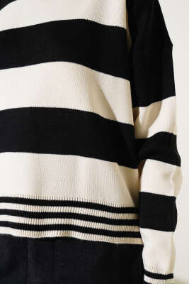 Kalın Yatay Çizgili Triko Crop Kazak Bej - Kadın Giyim Modelleri