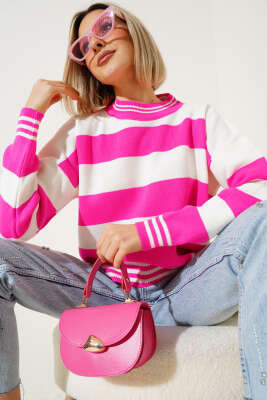 Kalın Yatay Çizgili Triko Crop Kazak Fuşya 