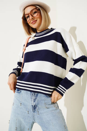 Kalın Yatay Çizgili Triko Crop Kazak Lacivert - Yeni Giyim