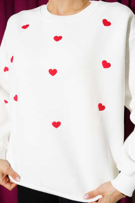 Kalp Nakış Detaylı Sweatshirt Ekru - Kadın Giyim Modelleri