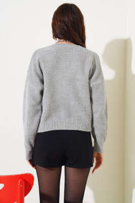 Kalp Nakışlı Kısa Triko Hırka Gri - Kadın Giyim Modelleri