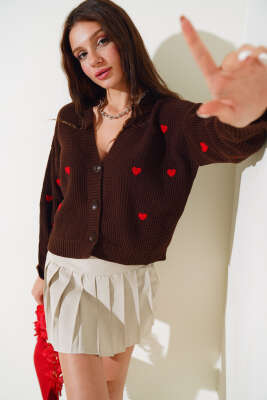 Kalp Nakışlı Kısa Triko Hırka Kahve - Kadın Giyim Modelleri
