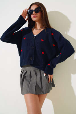 Kalp Nakışlı Kısa Triko Hırka Lacivert - Kadın Giyim Modelleri