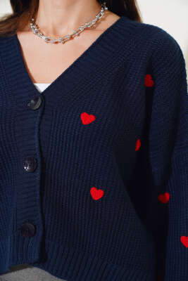 Kalp Nakışlı Kısa Triko Hırka Lacivert - Kadın Giyim Modelleri