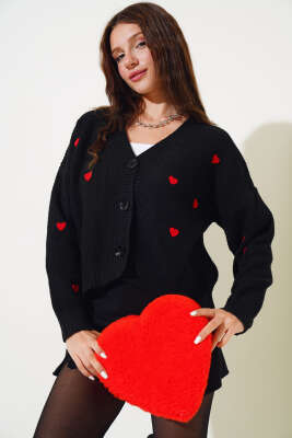 Kalp Nakışlı Kısa Triko Hırka Siyah - Kadın Giyim Modelleri