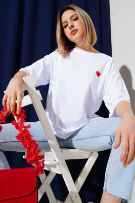 Kalp Nakışlı T-shirt Beyaz 
