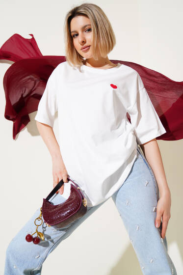 Kalp Nakışlı T-shirt Ekru - Kadın Giyim Modelleri