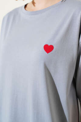 Kalp Nakışlı T-shirt Kayrak Grisi - Kadın Giyim Modelleri