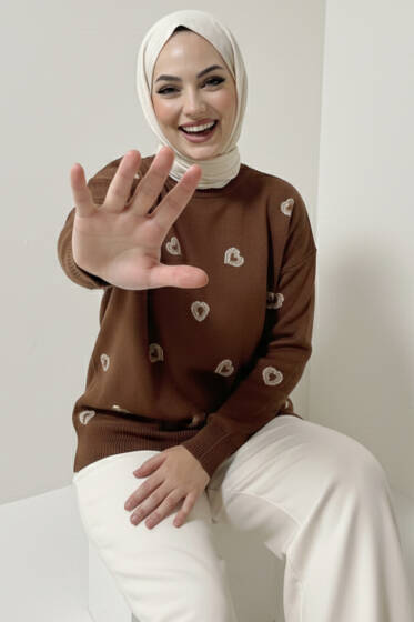 Kalp Nakışlı Triko Kazak Kahve - Triko Kazak