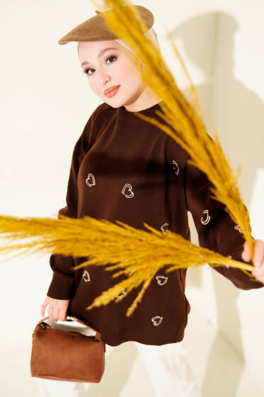 Kalp Nakışlı Triko Kazak Kahve - Triko Kazak