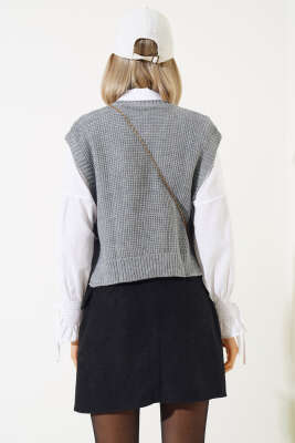 Kalp Nakışlı Triko Kısa Süveter Gri - Kadın Giyim Modelleri